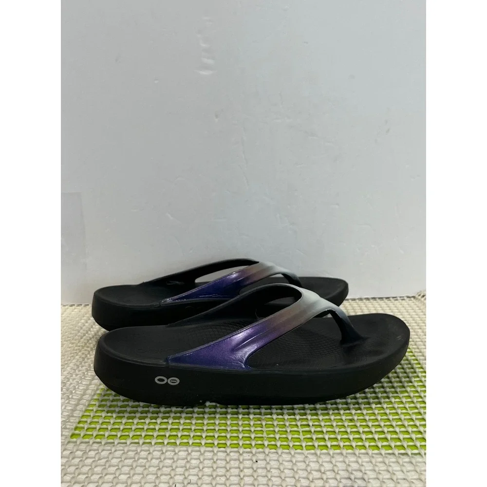 OOFOS OOlala Recovery Sandals Women's 9 Black Iridescent Purple Metallic Thong